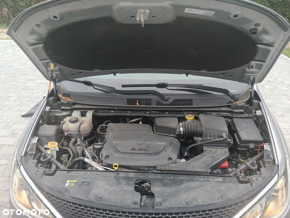Chrysler Pacifica - 16