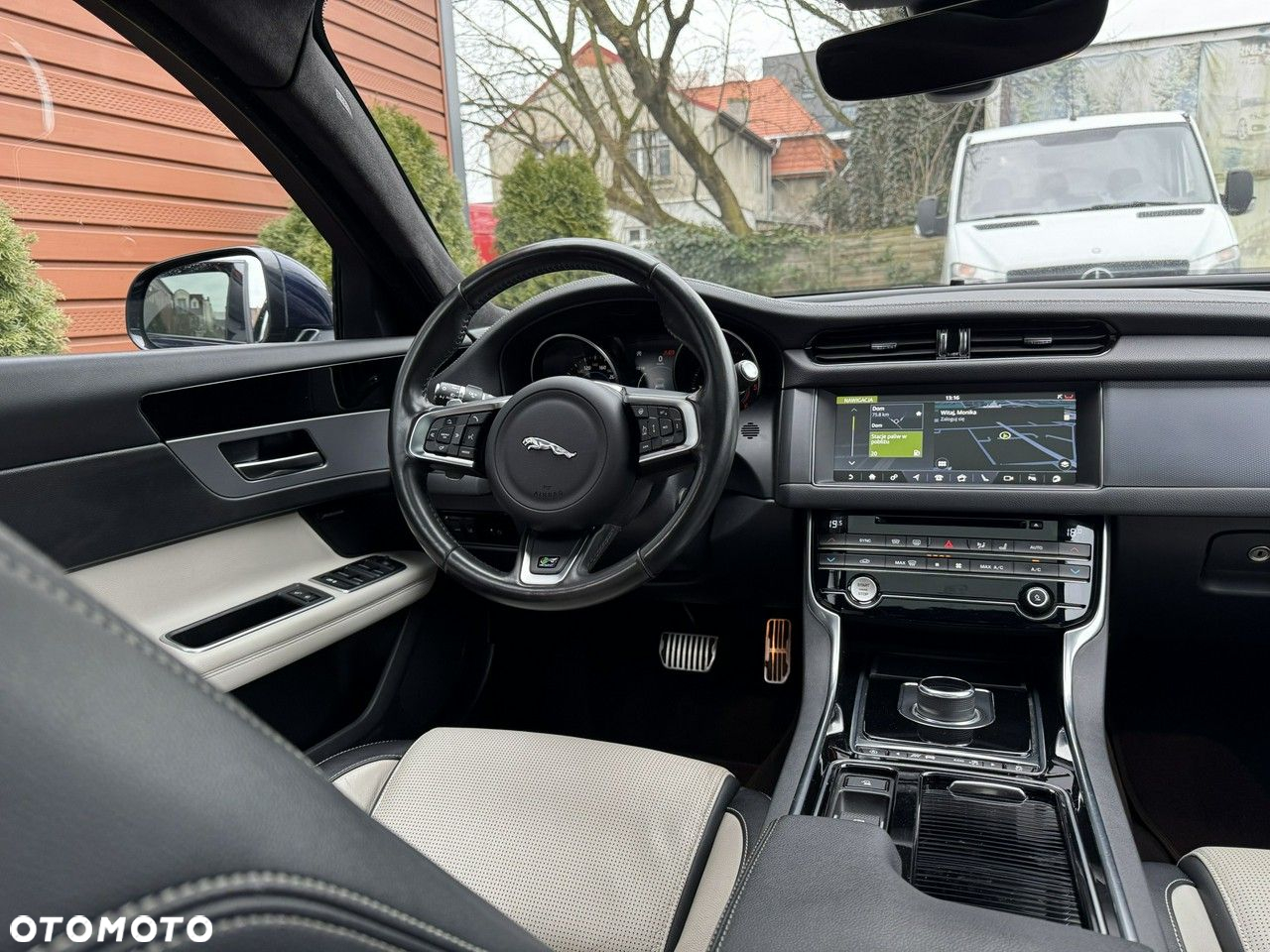 Jaguar XF 2.0 i4D AWD R-Sport - 33