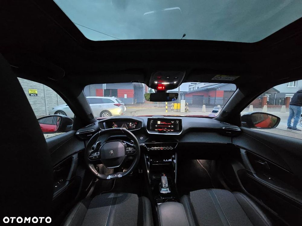 Peugeot 2008 PureTech 130 EAT8 GT - 19