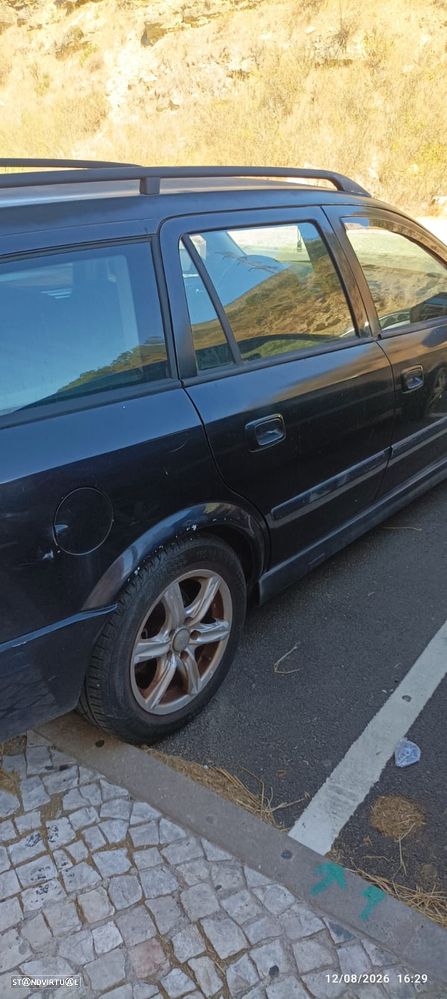 Opel Astra Caravan - 4