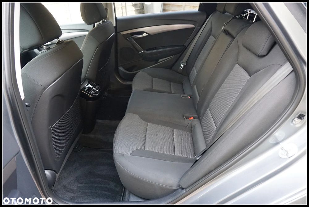 Hyundai i40 1.6 GDI Comfort + - 10