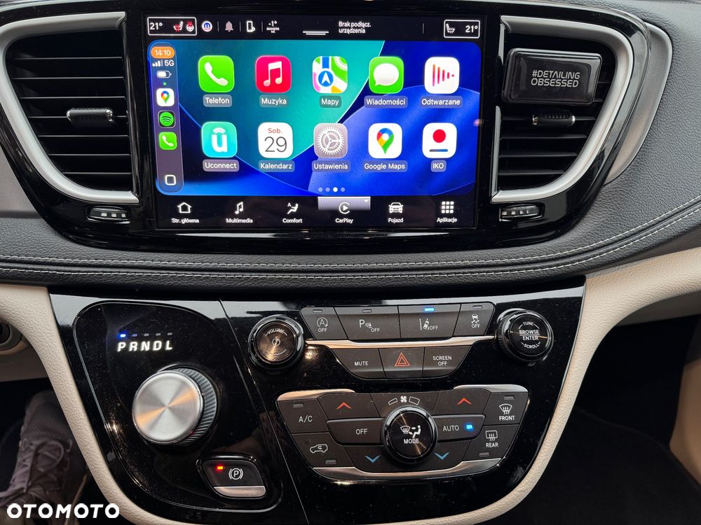 Chrysler Pacifica - 8