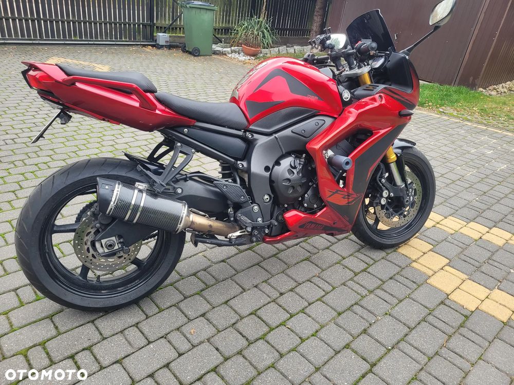 Yamaha FZ - 12