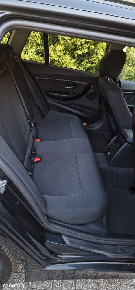 BMW Seria 3 318d Sport Line - 23