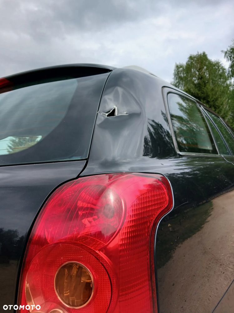 Toyota Avensis - 9