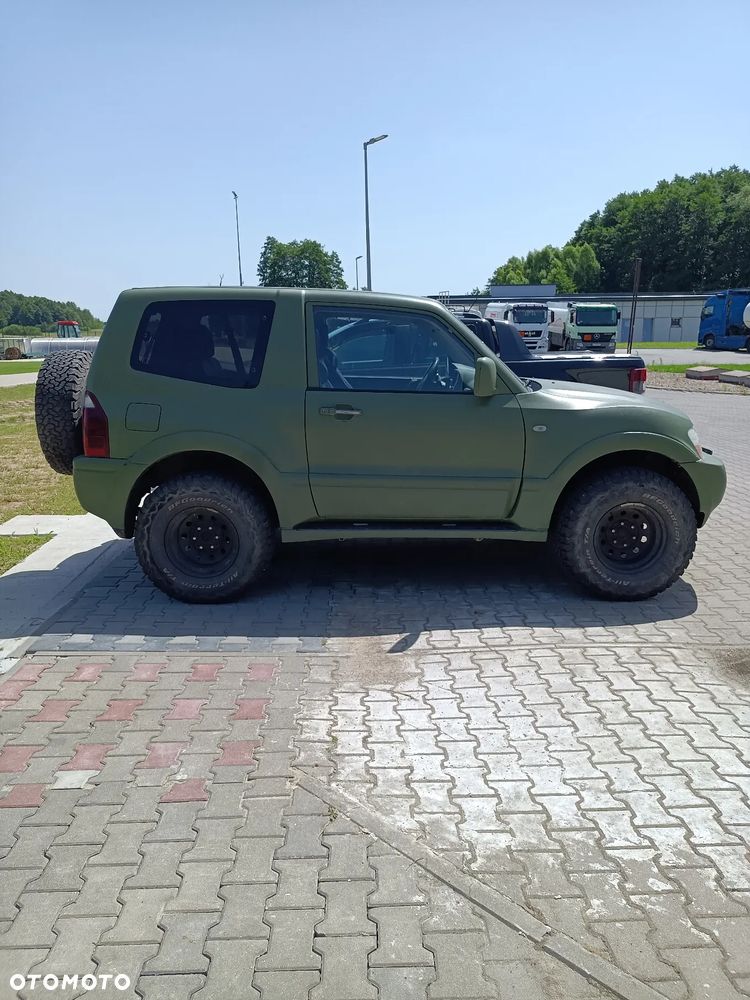 Mitsubishi Pajero - 3