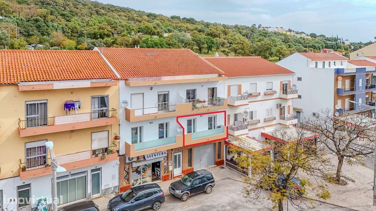 Apartamento T2 com Espaços Exteriores e Arrecadação - Grande imagem: 2/21