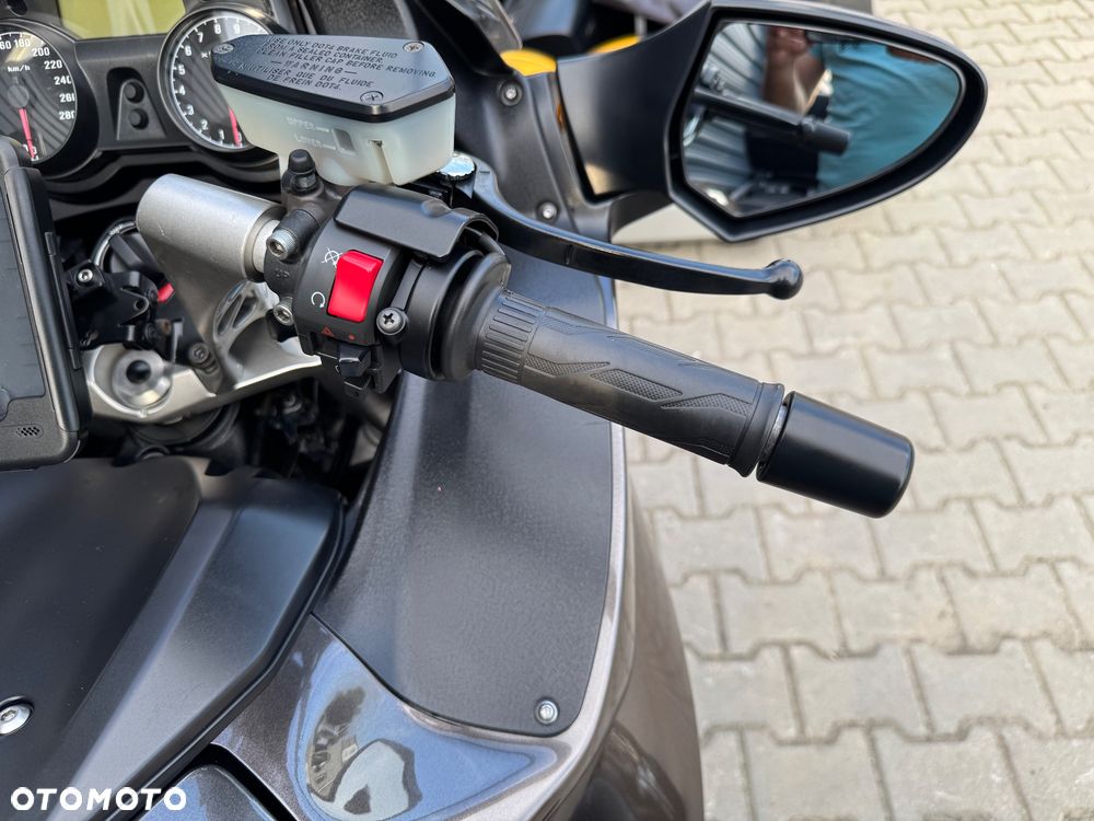 Kawasaki GTR - 12