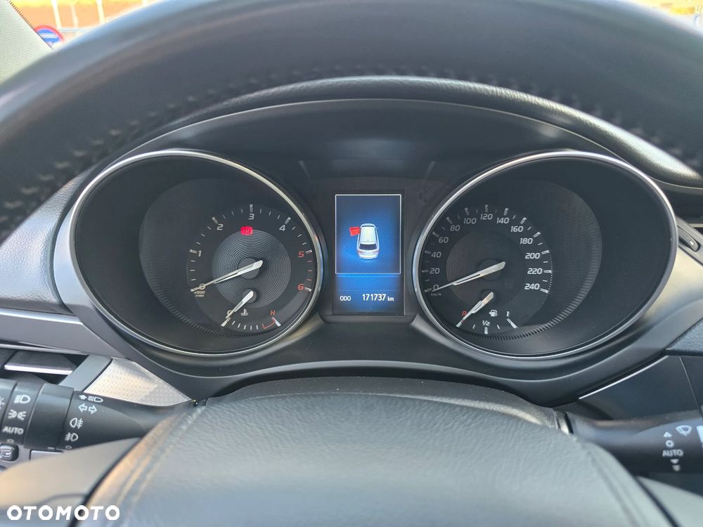 Toyota Avensis 2.0 D-4D Premium - 16