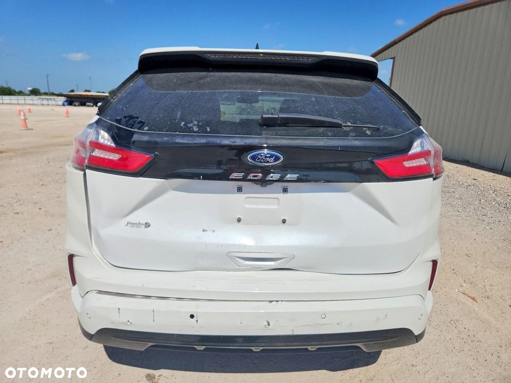 Ford Edge - 9