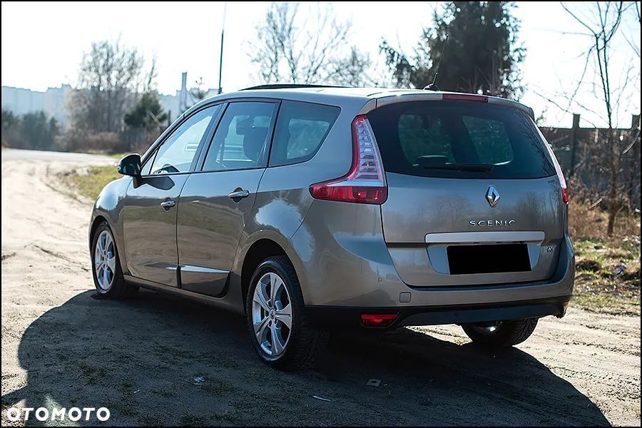 Renault Grand Scenic - 11
