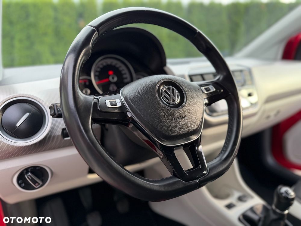 Volkswagen up! street - 12