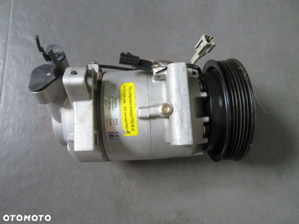 KOMPRESOR KLIMATYZACJI SPRĘŻARKA CLIO IV 1.5 DCI 926002352R 890586 7184 RENAULT 2012-2020 - 2