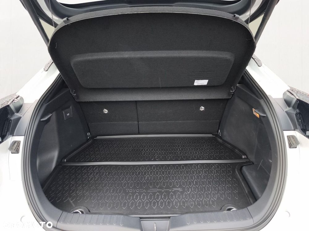 Toyota C-HR 2.0 PHEV Dynamic Force Executive - 13