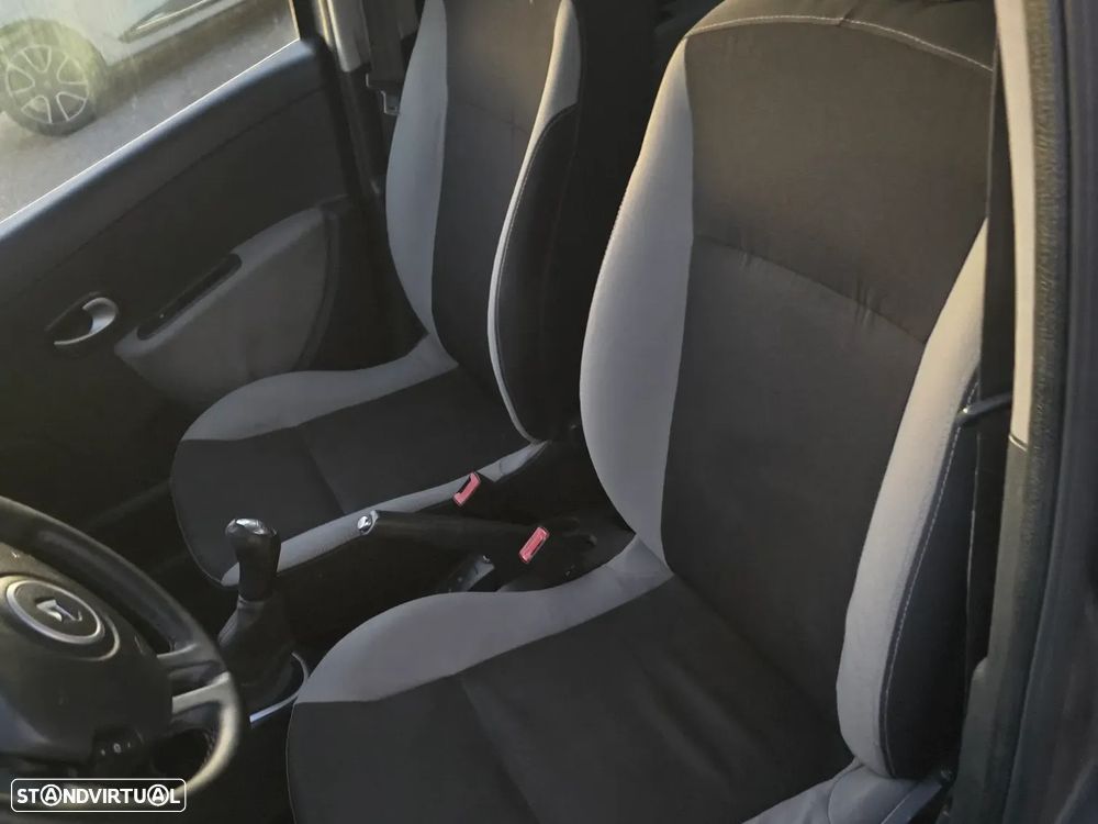 Renault Clio - 7