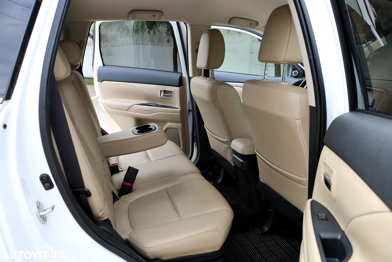 Mitsubishi Outlander 2.2 DI-D 4WD Automatik Diamant Edition - 22
