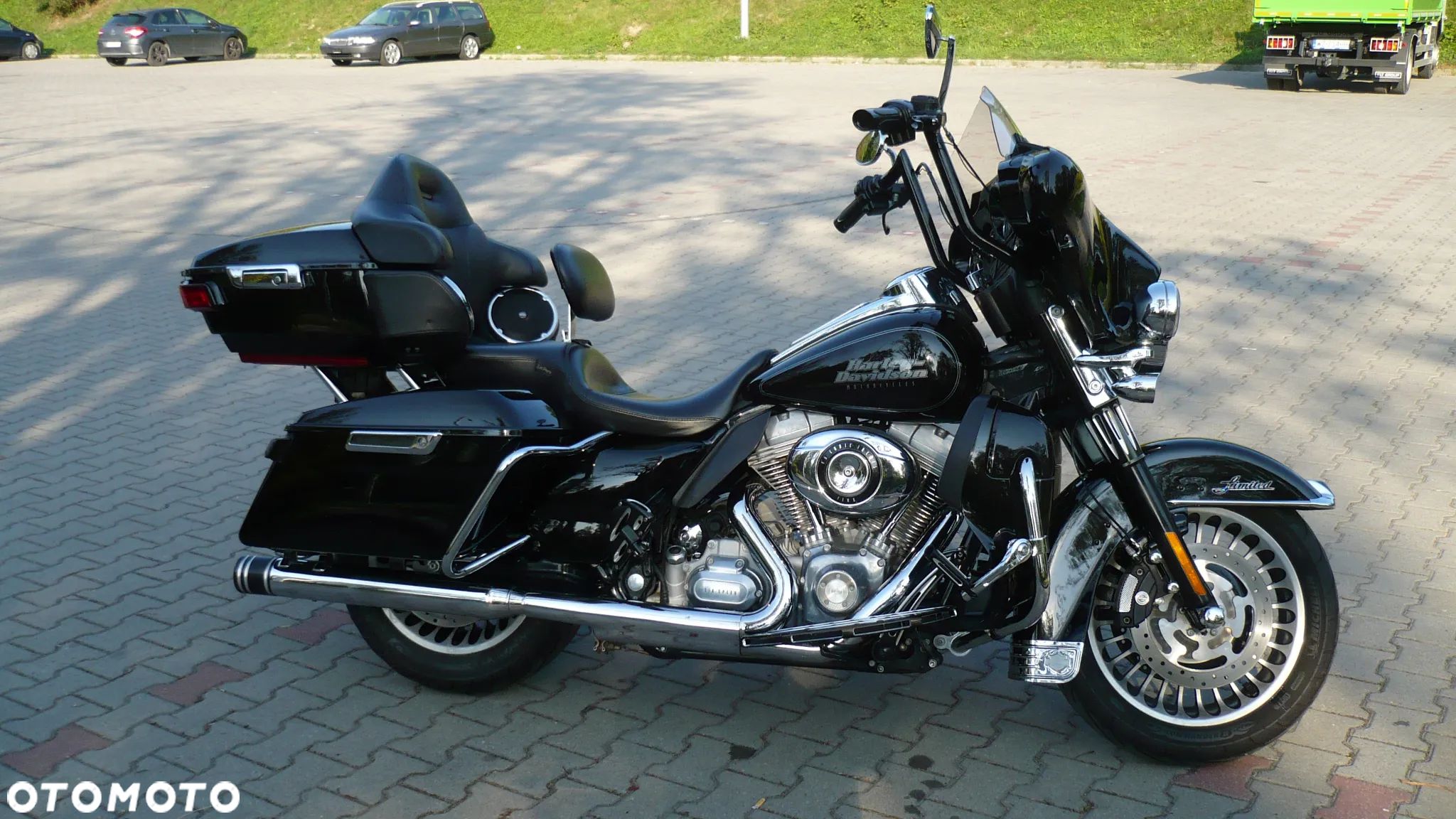 Harley-Davidson FLH Electra Glide - 1