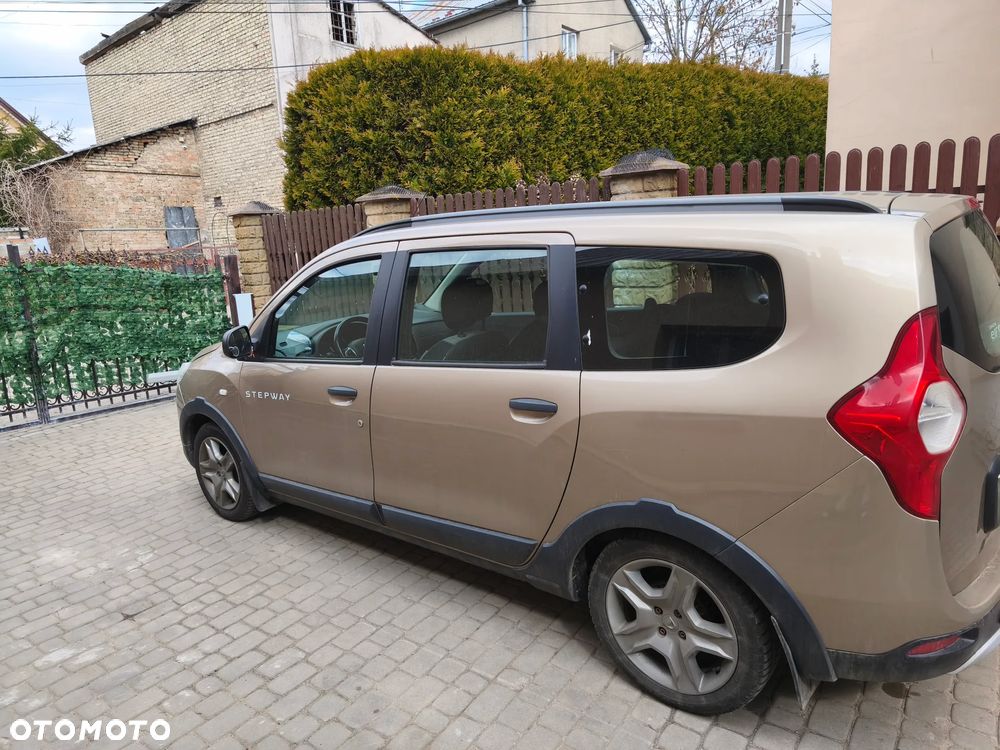 Dacia Lodgy 1.6 SCe Stepway S&S - 3