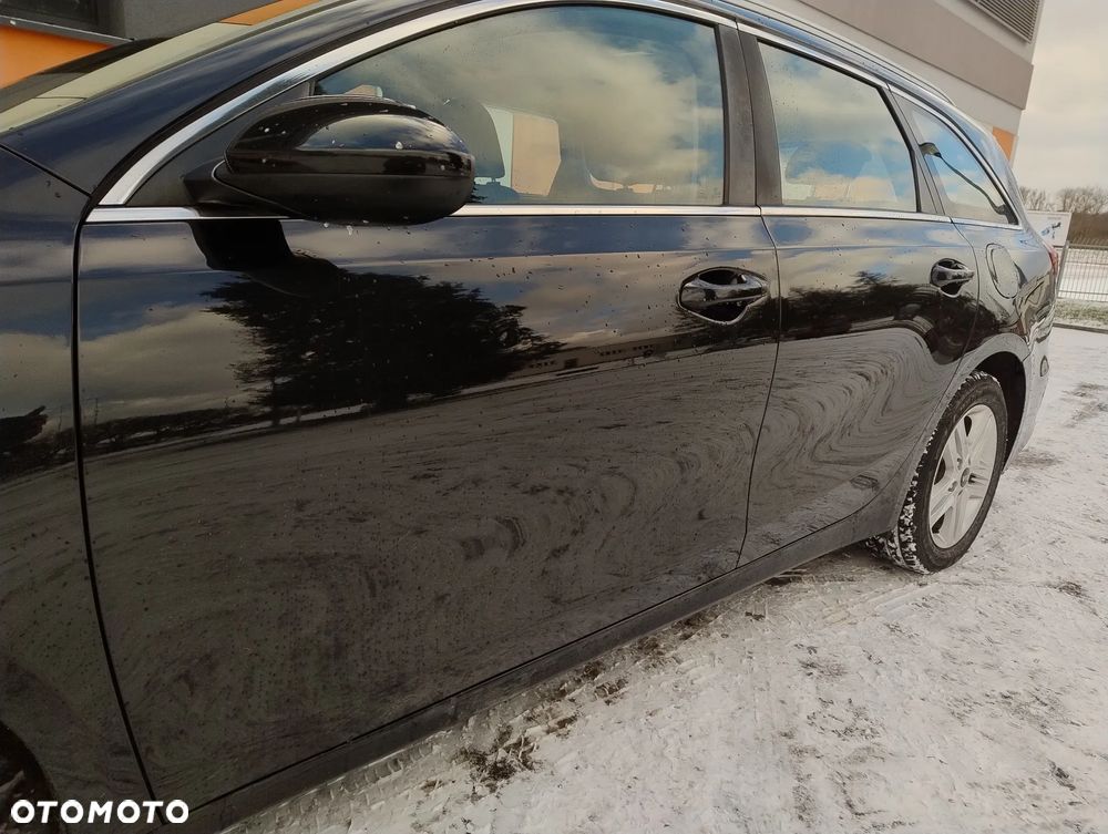 Kia Ceed 1.6 CRDi mHEV L Business Line - 33