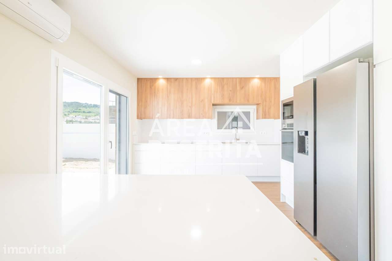 Moradia T4 Isolada com Piscina, Suite e Garagem  em Azeitão - Grande imagem: 5/59