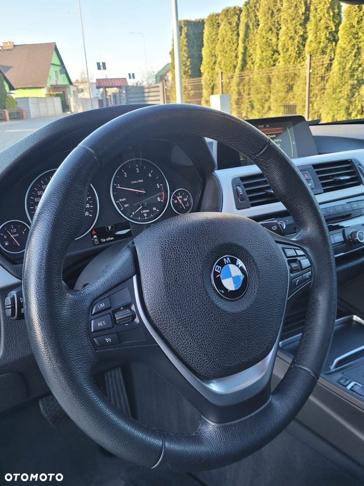 BMW Seria 3 318d Sport Line - 20