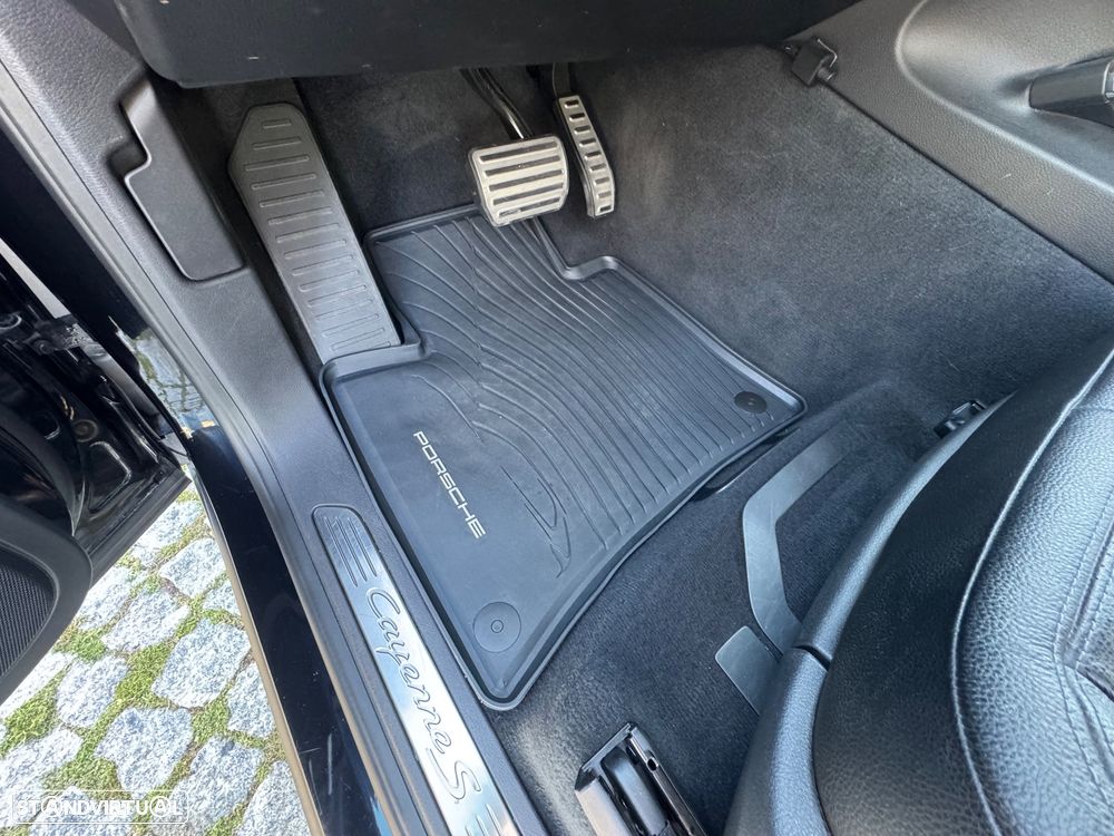 Porsche Cayenne - 23