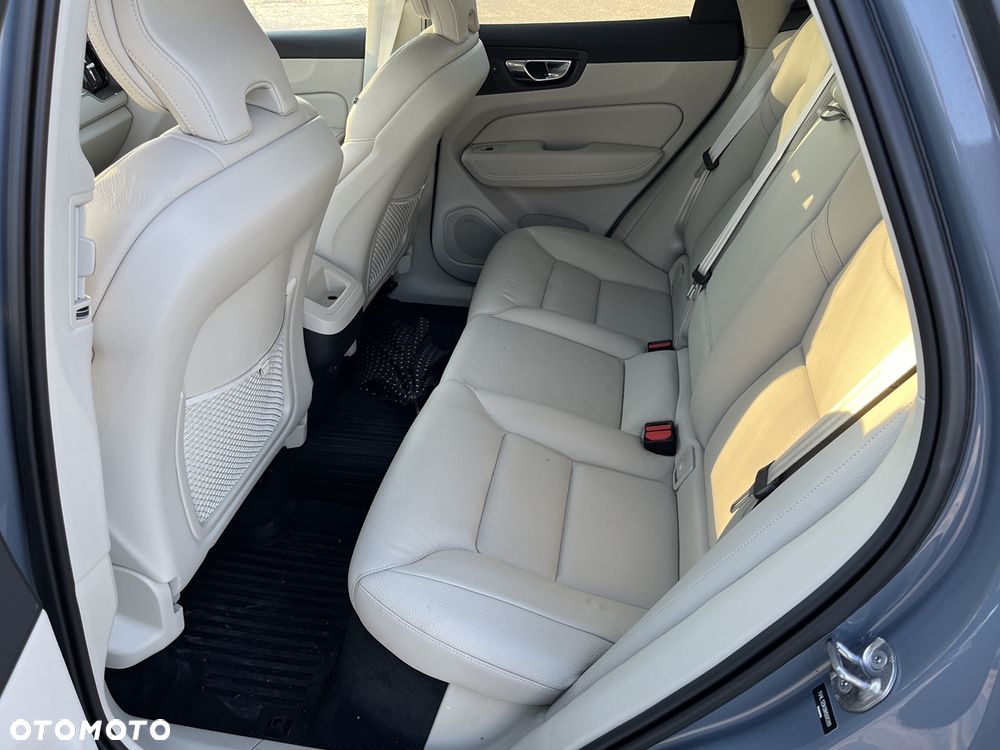 Volvo XC 60 B5 B Geartronic Momentum Pro - 23