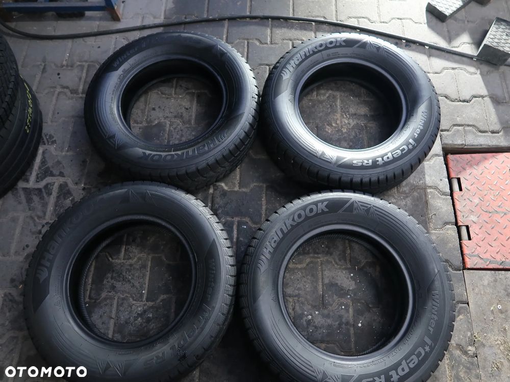 Komplet opon Hankook Winter iCept RS 205/70R15 96T - 6