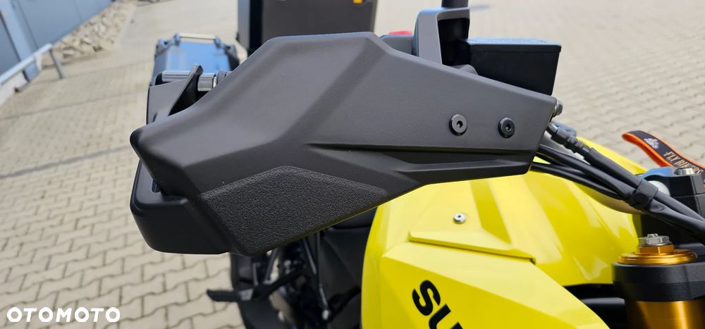 Suzuki DL - 17