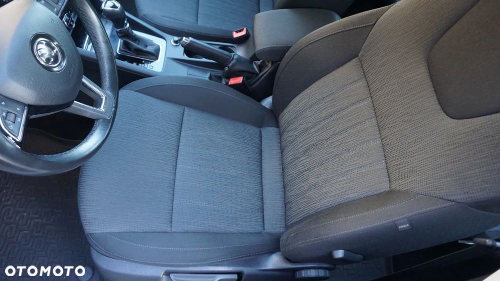 Skoda Octavia 2.0 TDI SCR Style DSG - 34