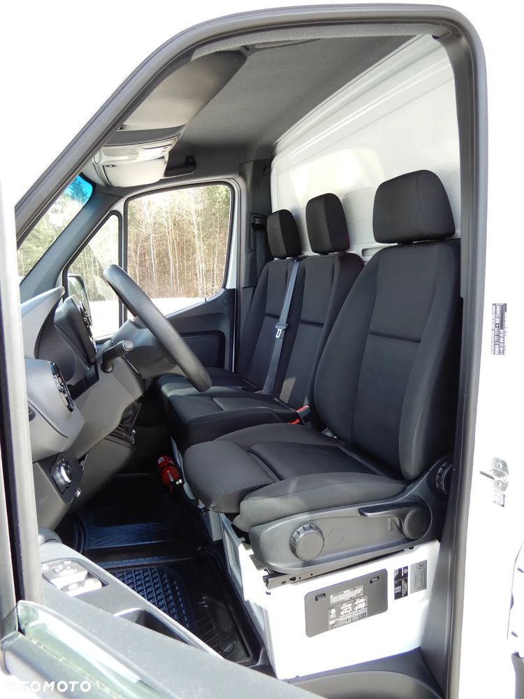 Mercedes-Benz Sprinter 516 CDI 2.2 CDI 163 KM Kontener 4.91 Cm 10 E.Palet Super Lekki ALUVAN DMC 3500 Kg 705 Kg Ładowność Tempomat Asystent Pasa Ruchu Stan Auta Jak Nowy UNIKAT - 35