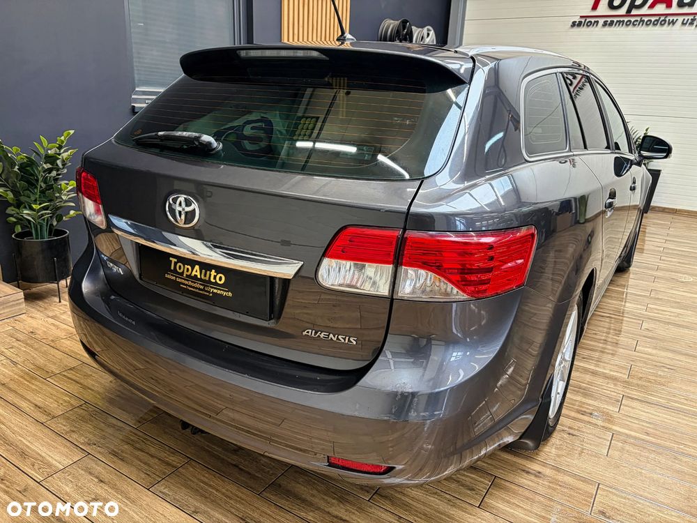 Toyota Avensis 1.8 Premium - 8
