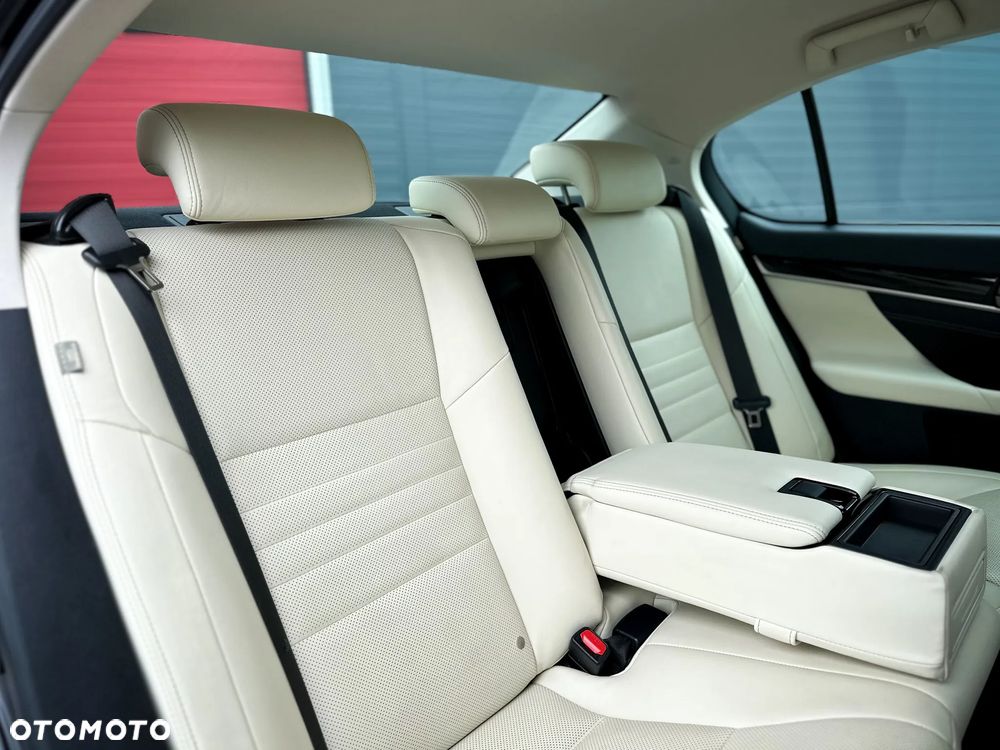Lexus GS 200t / 300 Elegance - 34