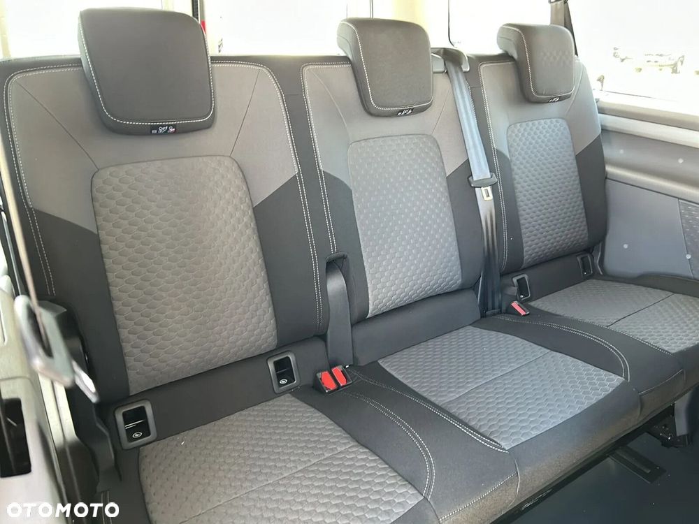 Volkswagen Caravelle - 17