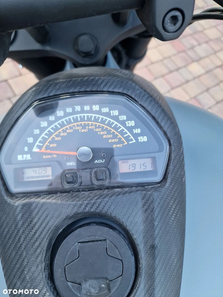 Suzuki Intruder - 4