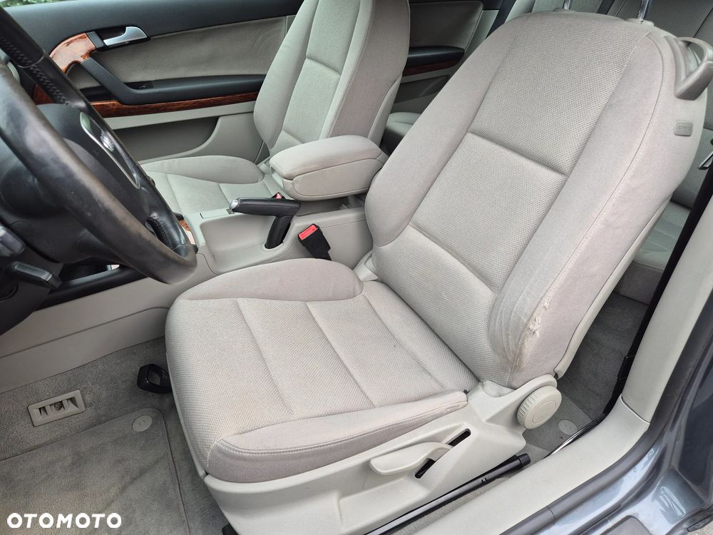 Audi A3 3-drzwiowe 1.6 Attraction - 13