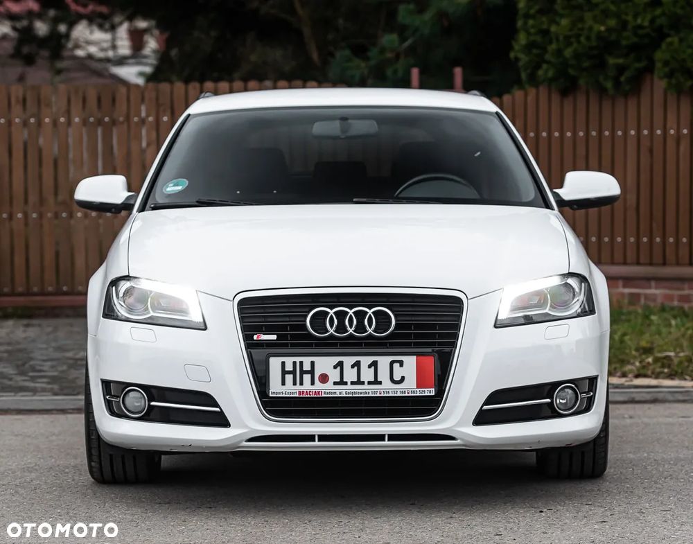 Audi A3 Sportback 1.4 TFSI S line Sportpaket - 4