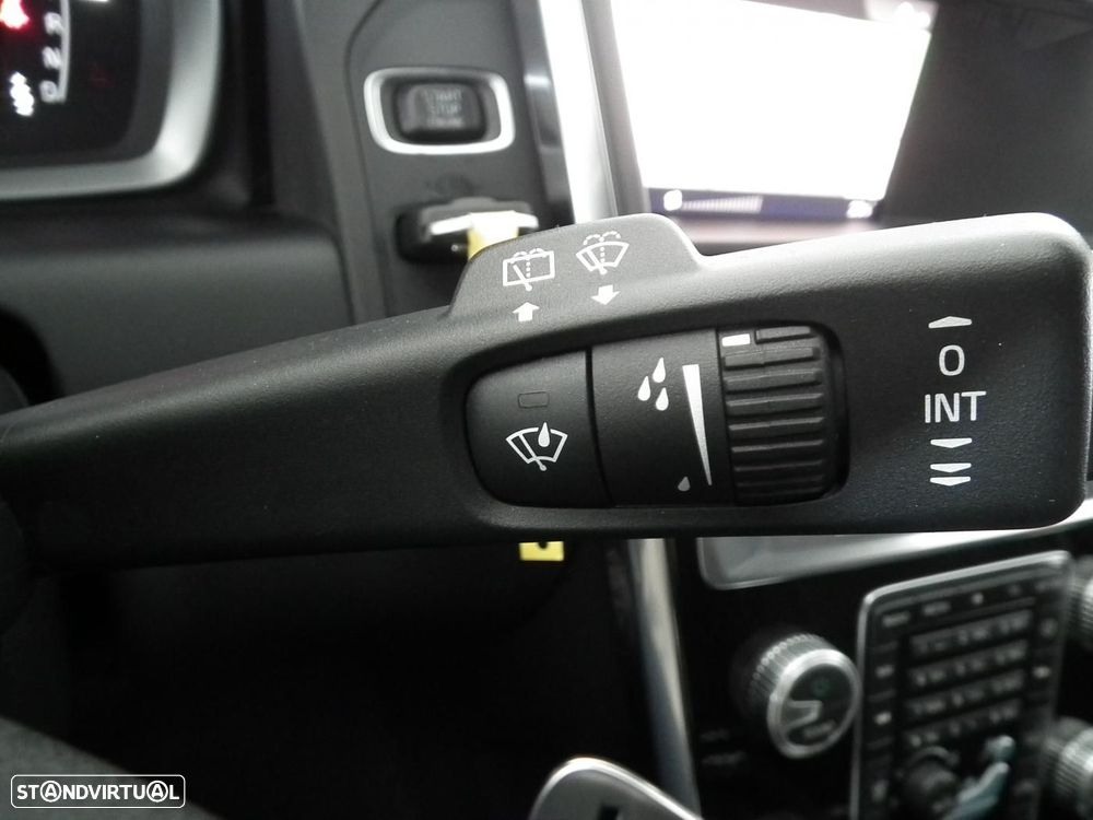 Volvo XC 60 2.0 D3 Dynamic Edition Geartronic - 28