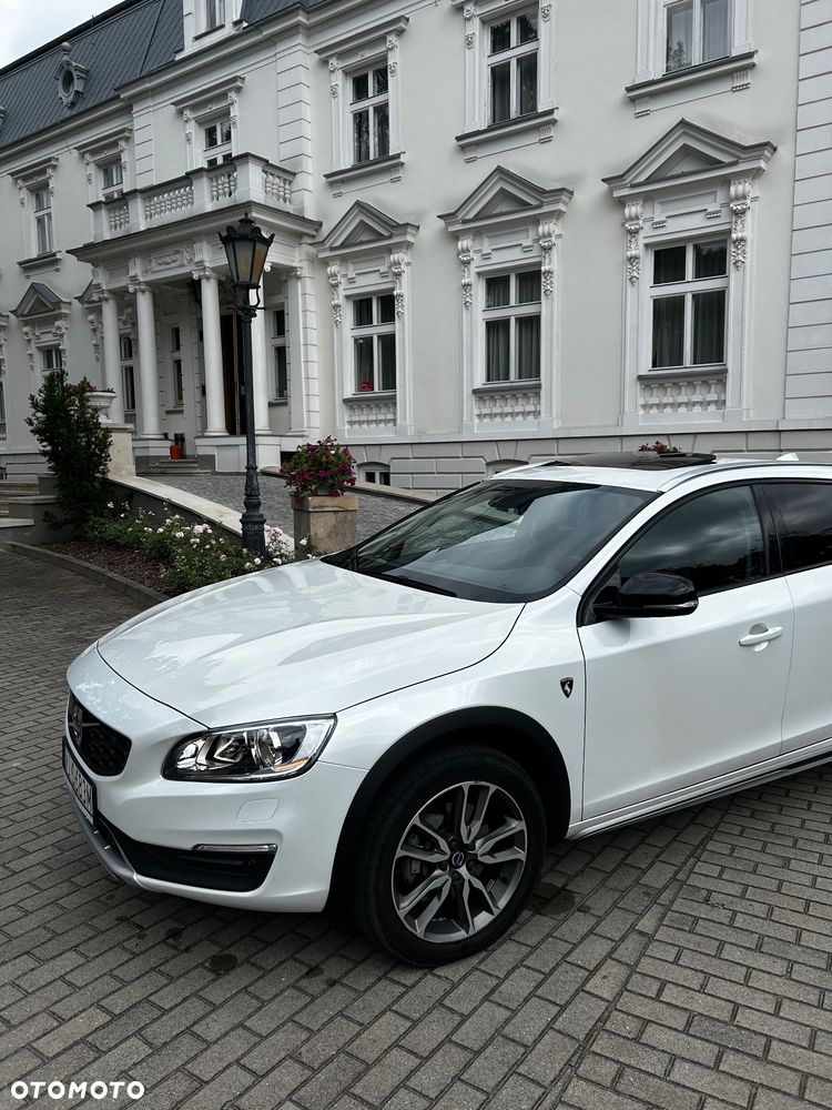 Volvo V60 Cross Country T5 AWD Momentum - 2