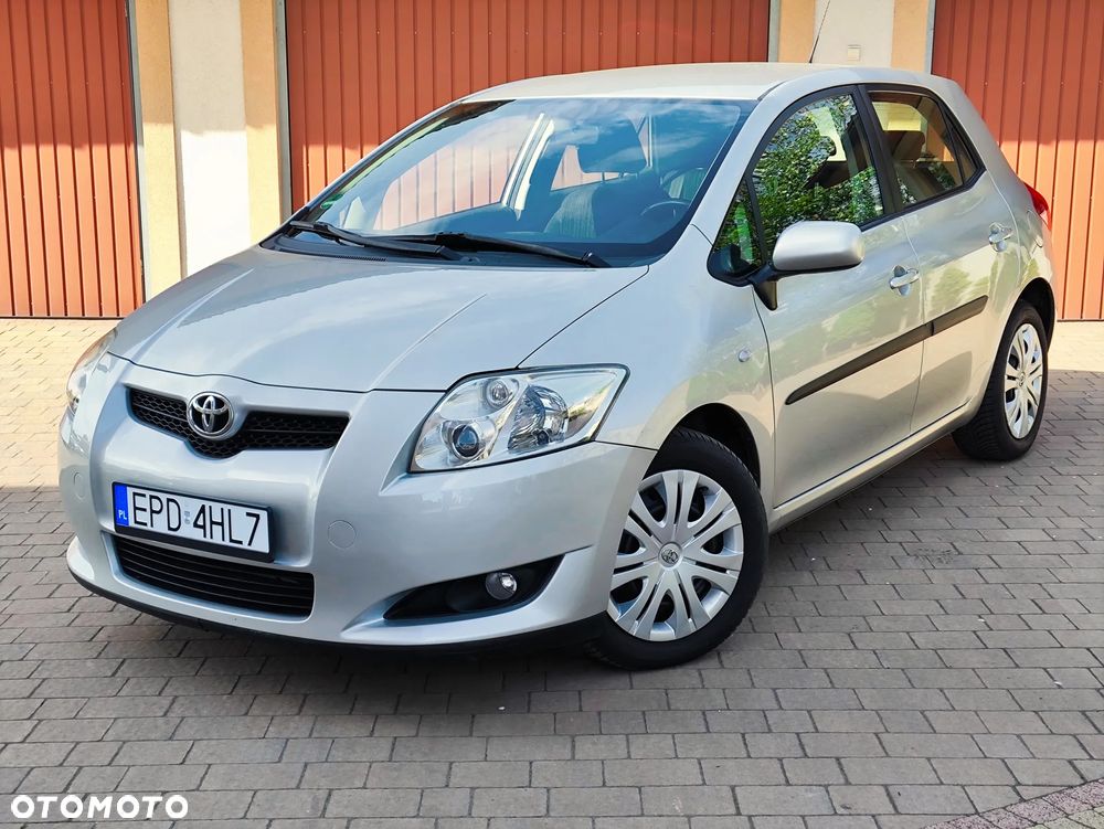Toyota Auris 1.6 VVT-i Sol - 1