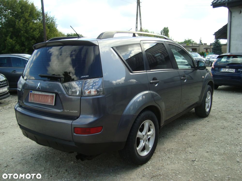 Mitsubishi Outlander - 8