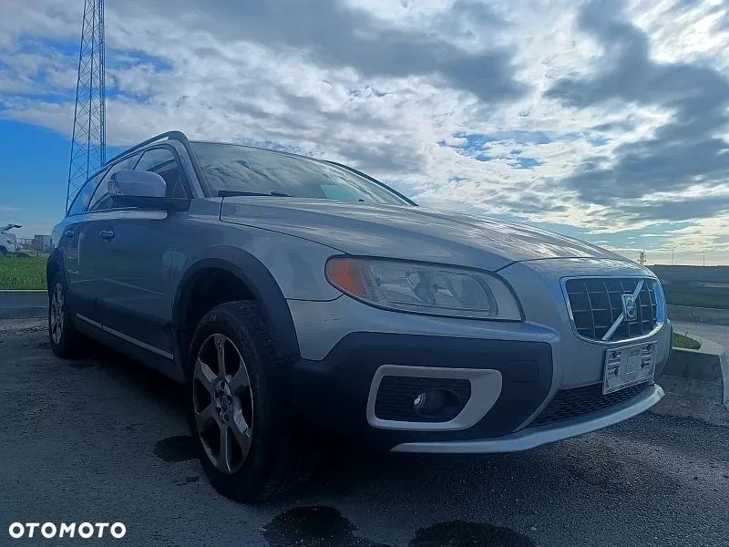 Volvo XC 70 D5 AWD Momentum - 6