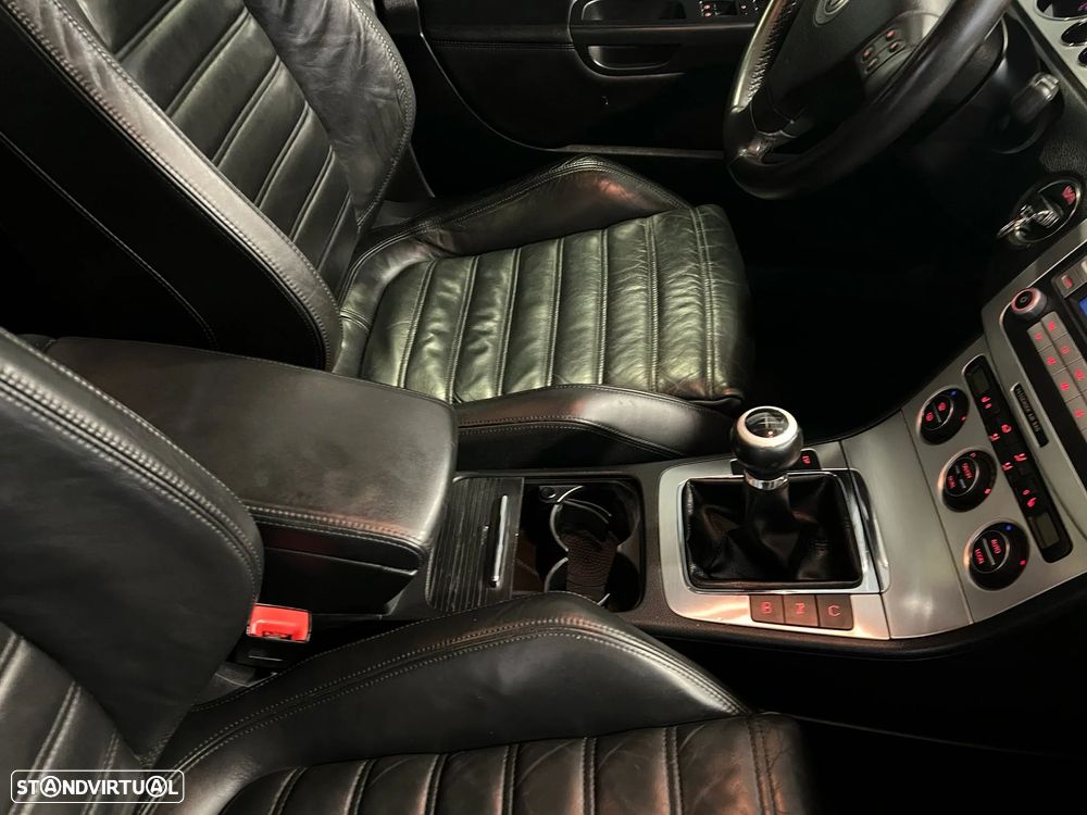 VW Passat 2.0 TDI Highline - 12