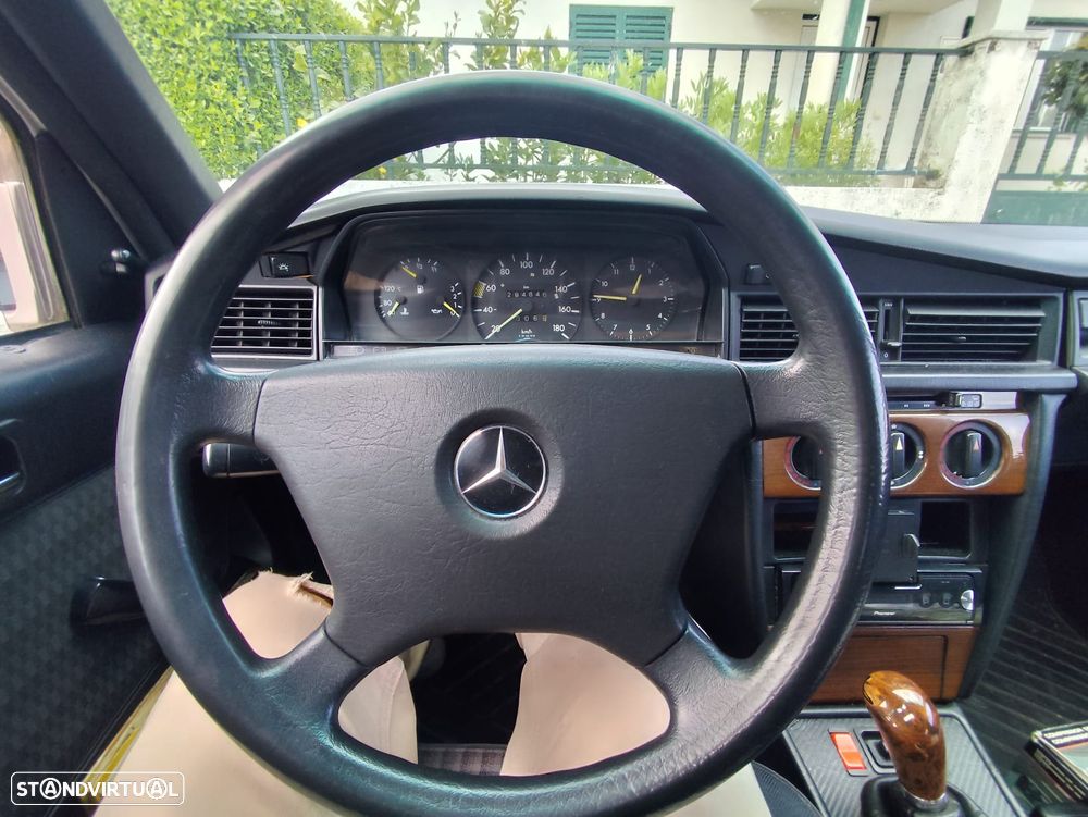 Mercedes-Benz W201 (1982-1993) 190 D 2.5 - 2