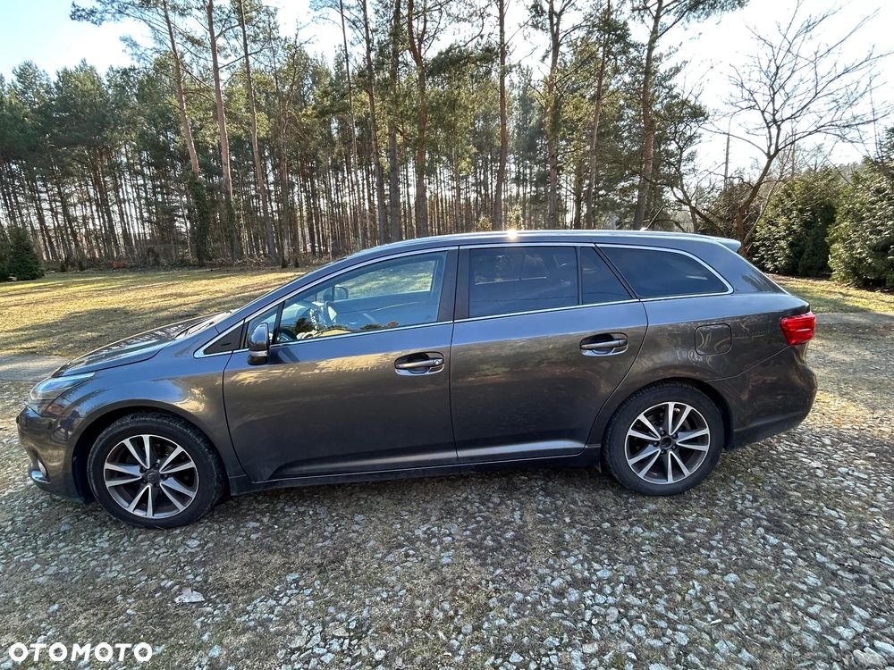 Toyota Avensis 2.0 D-4D Premium - 1