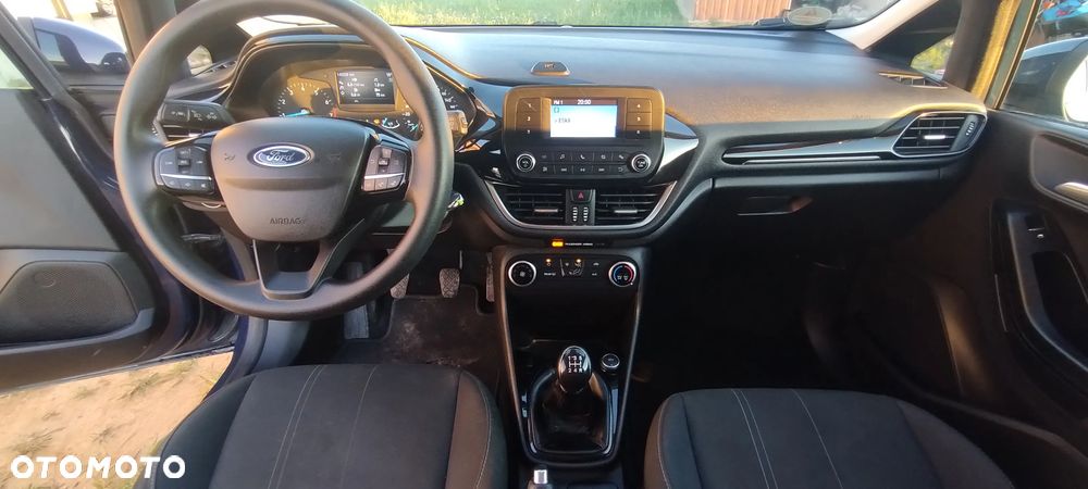 Ford Fiesta 1.1 S&S TREND - 9