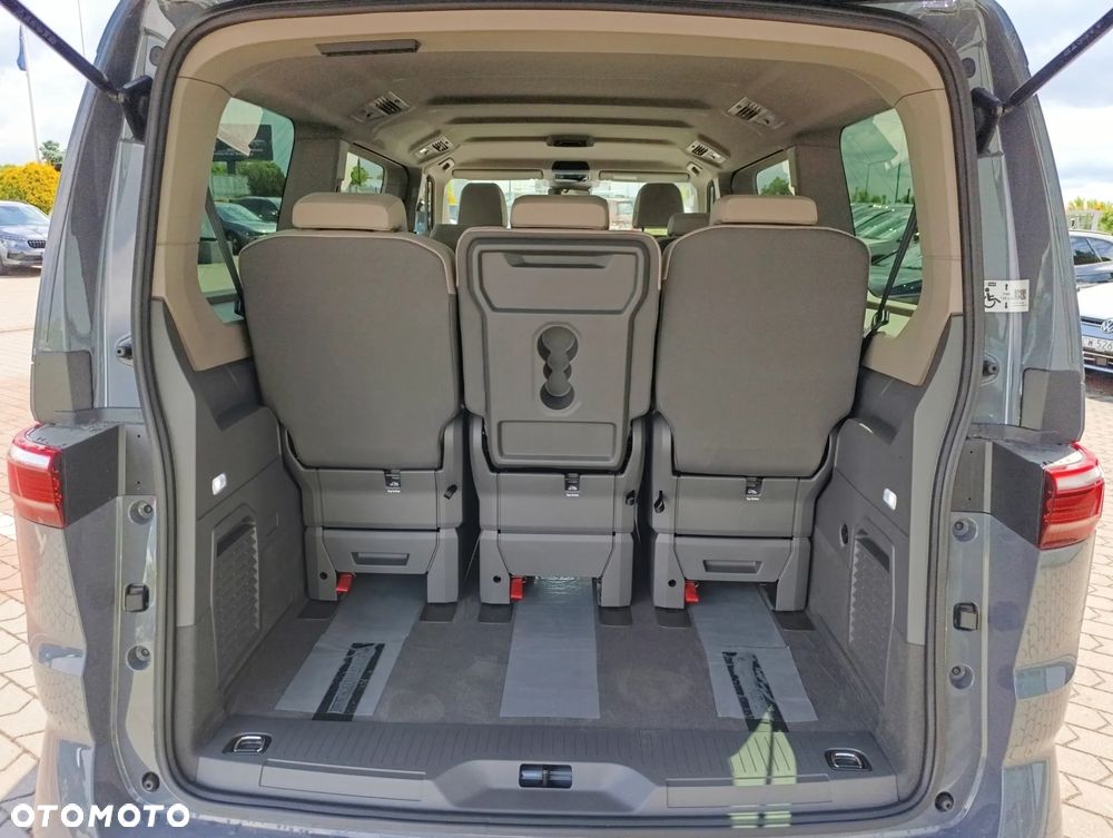 Volkswagen Multivan - 10