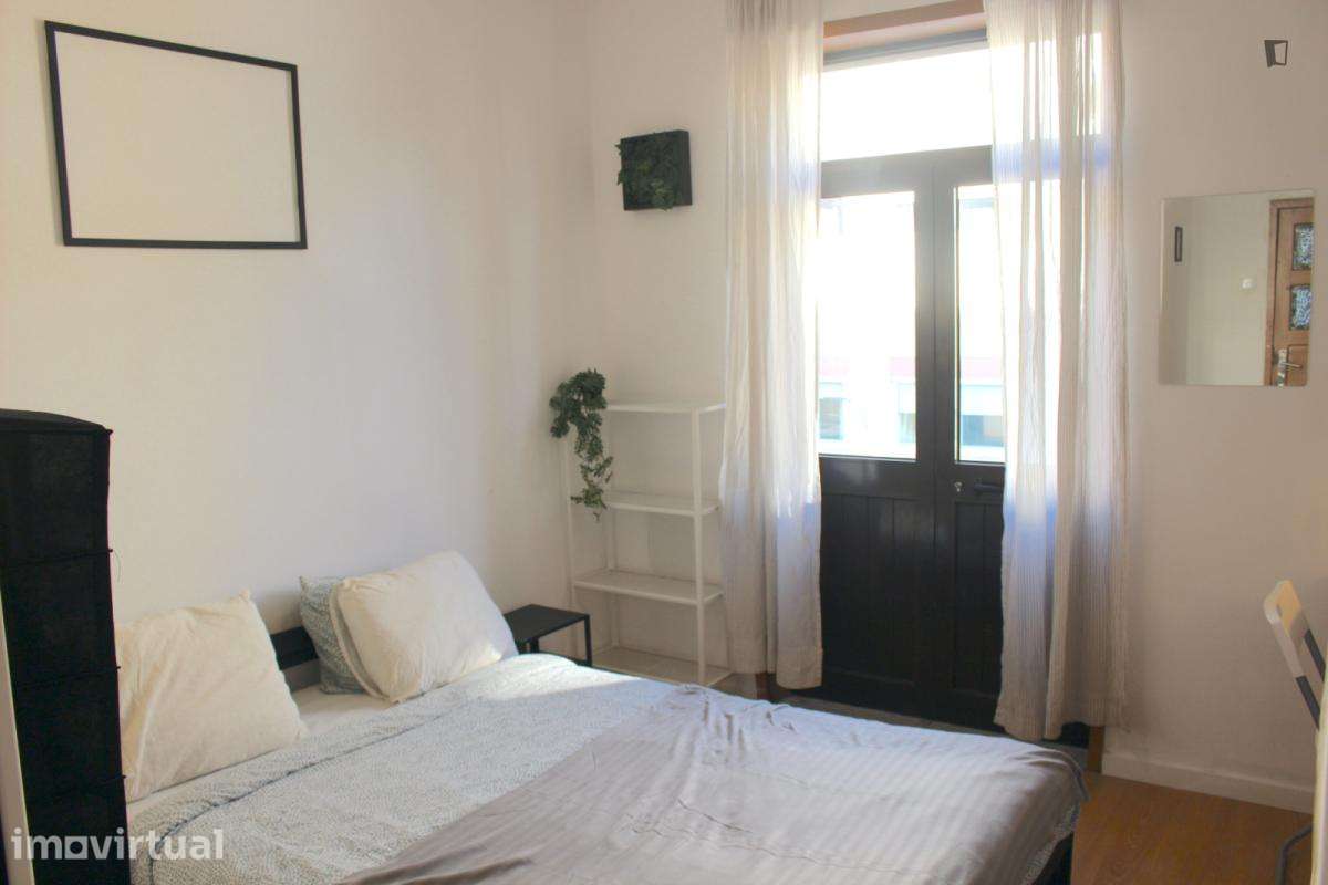 Quarto - localizado em Paranhos Porto - Grande imagem: 2/29