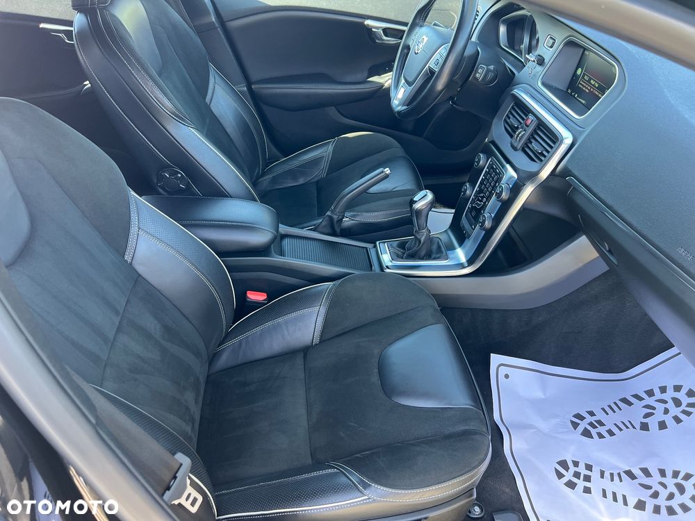 Volvo V40 D3 R-Design - 7
