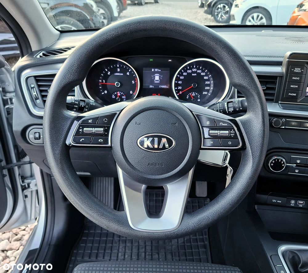 Kia Ceed - 17